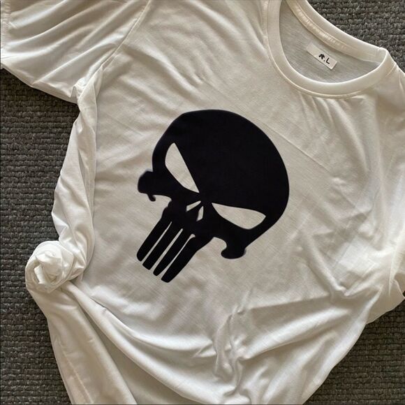 🆕 Skull Graphic Tshirt - Picture 1 of 1